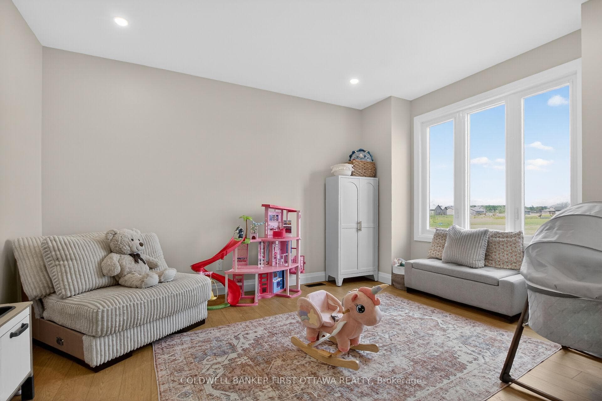 207 Owen Lucas Street photo 6