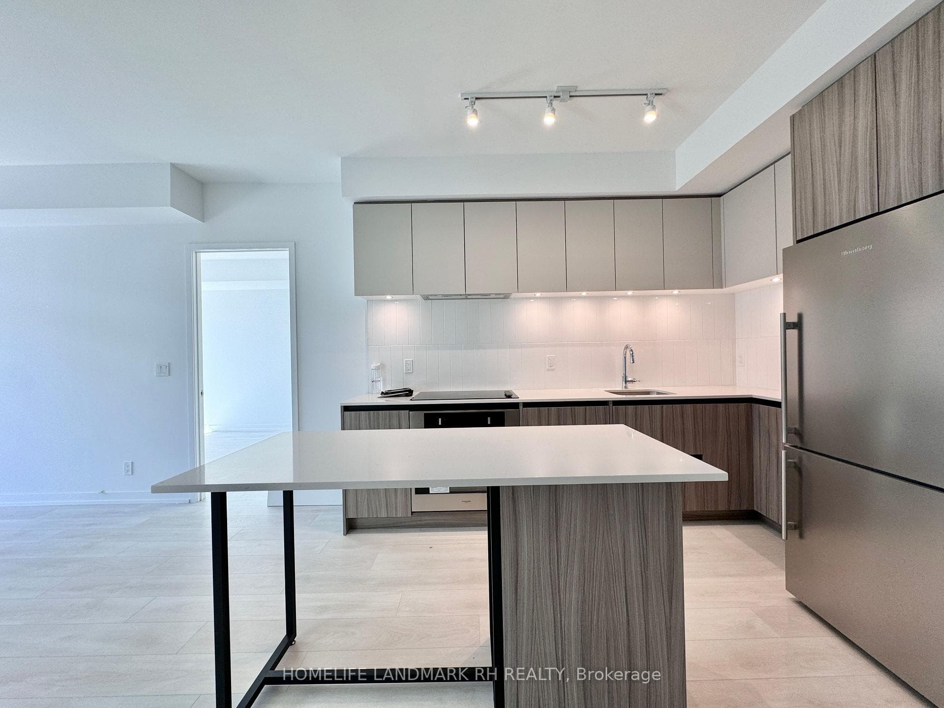 8 Beverley Glen Boulevard Unit 229 photo 5