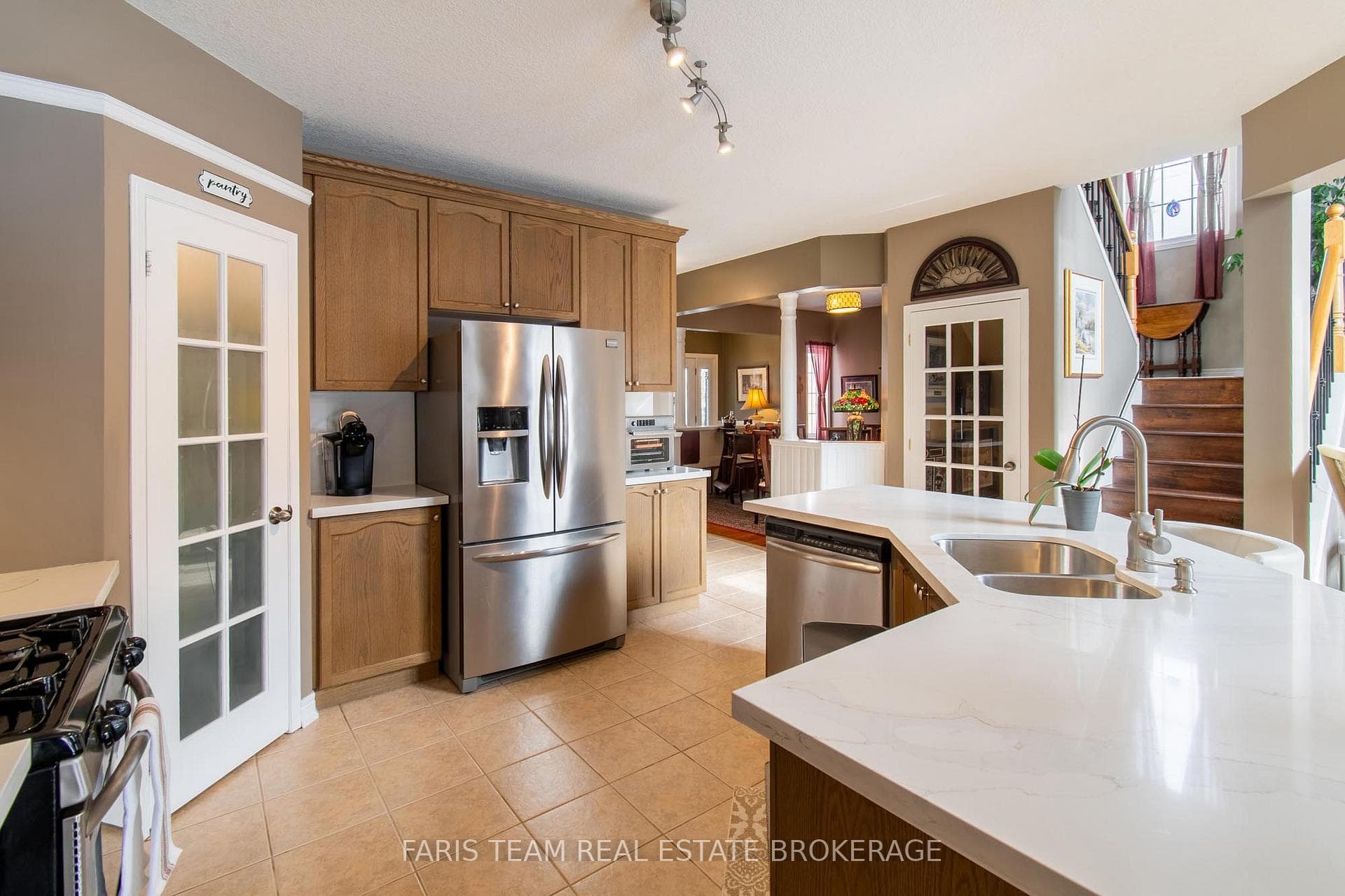 1091 Booth Avenue photo 8
