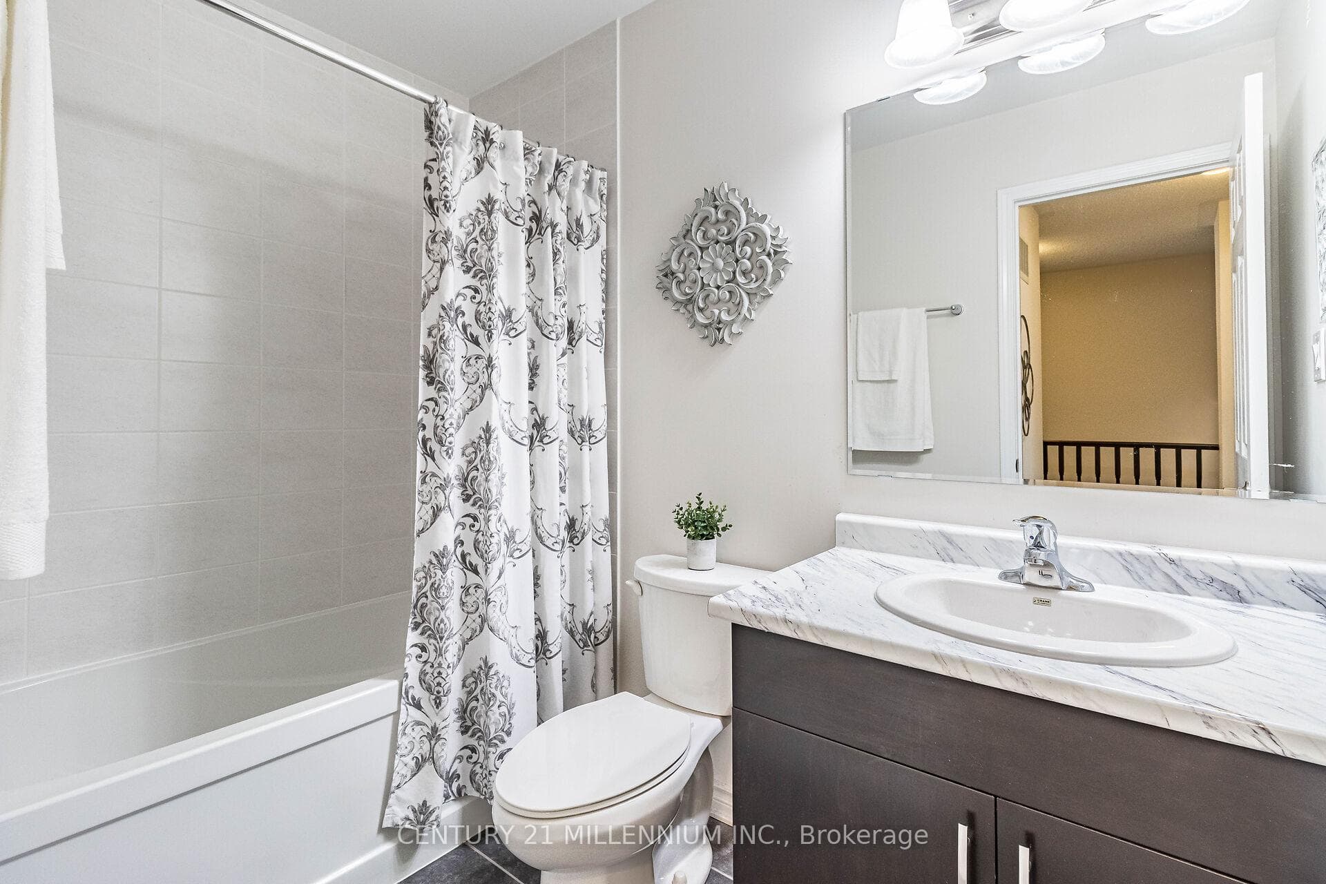 77 Bannister Crescent photo 28