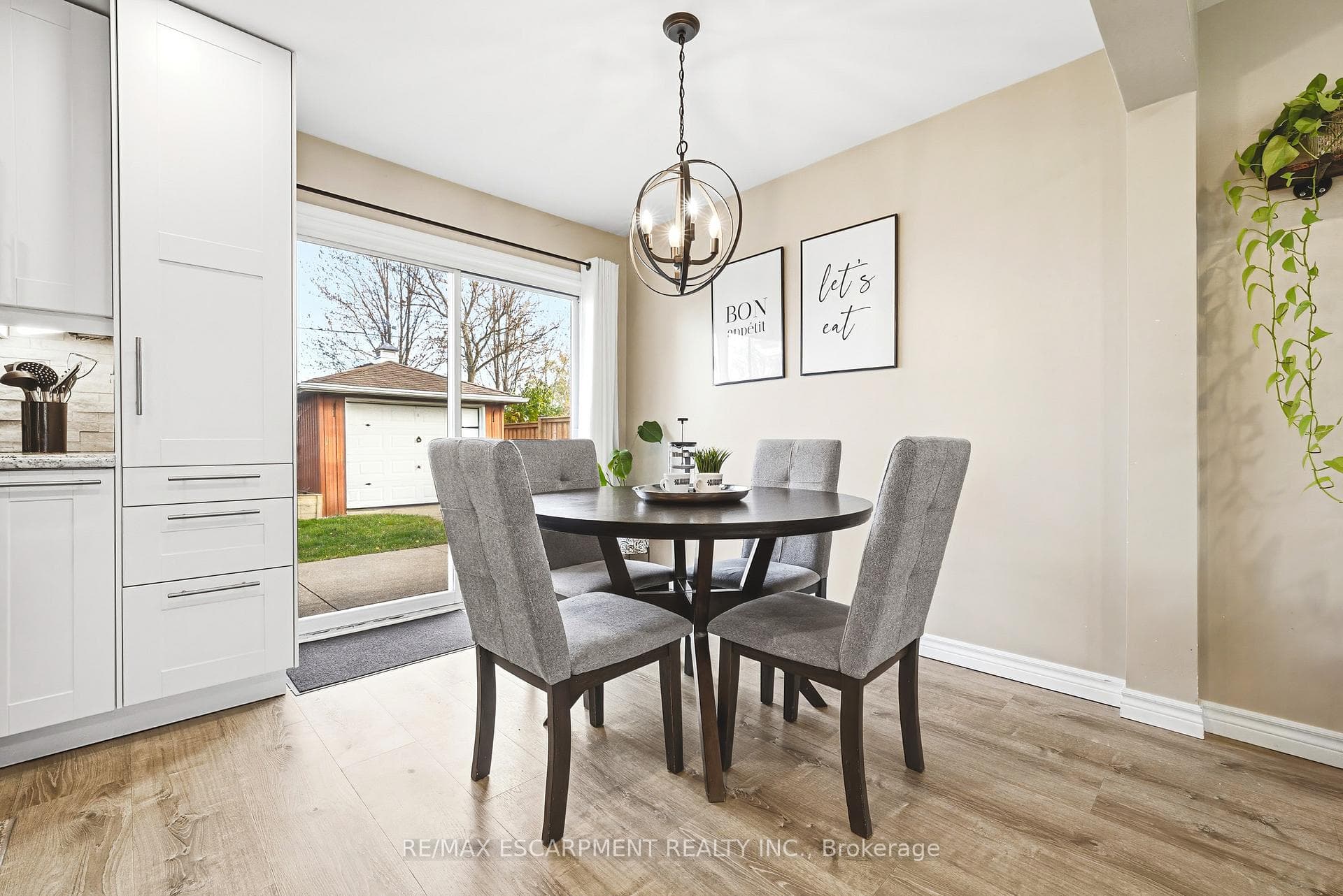 4117 Hixon Street photo 13