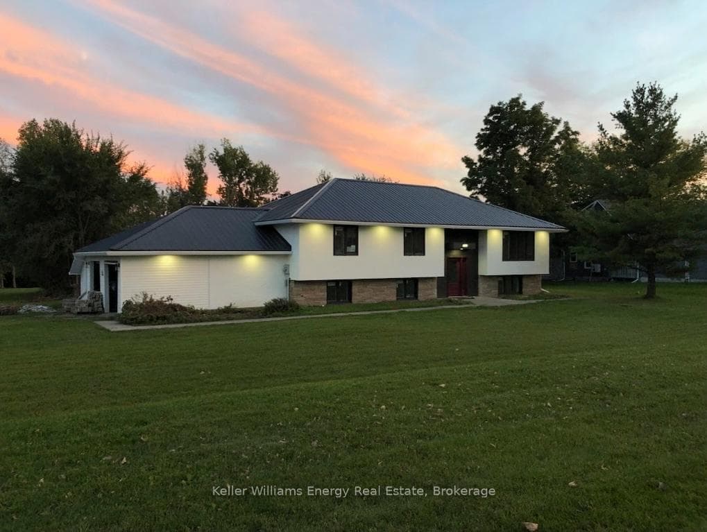497 Wellington Main Street photo 43