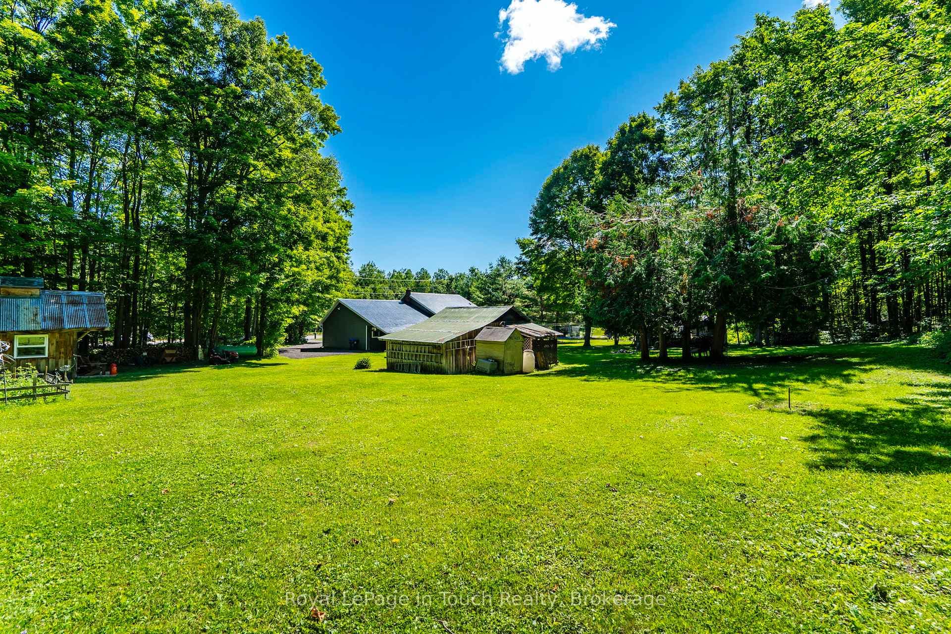 507 Lafontaine Road photo 45