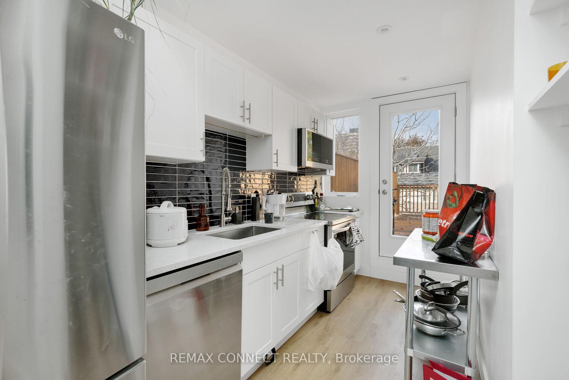 16 Rosemount Avenue photo 39