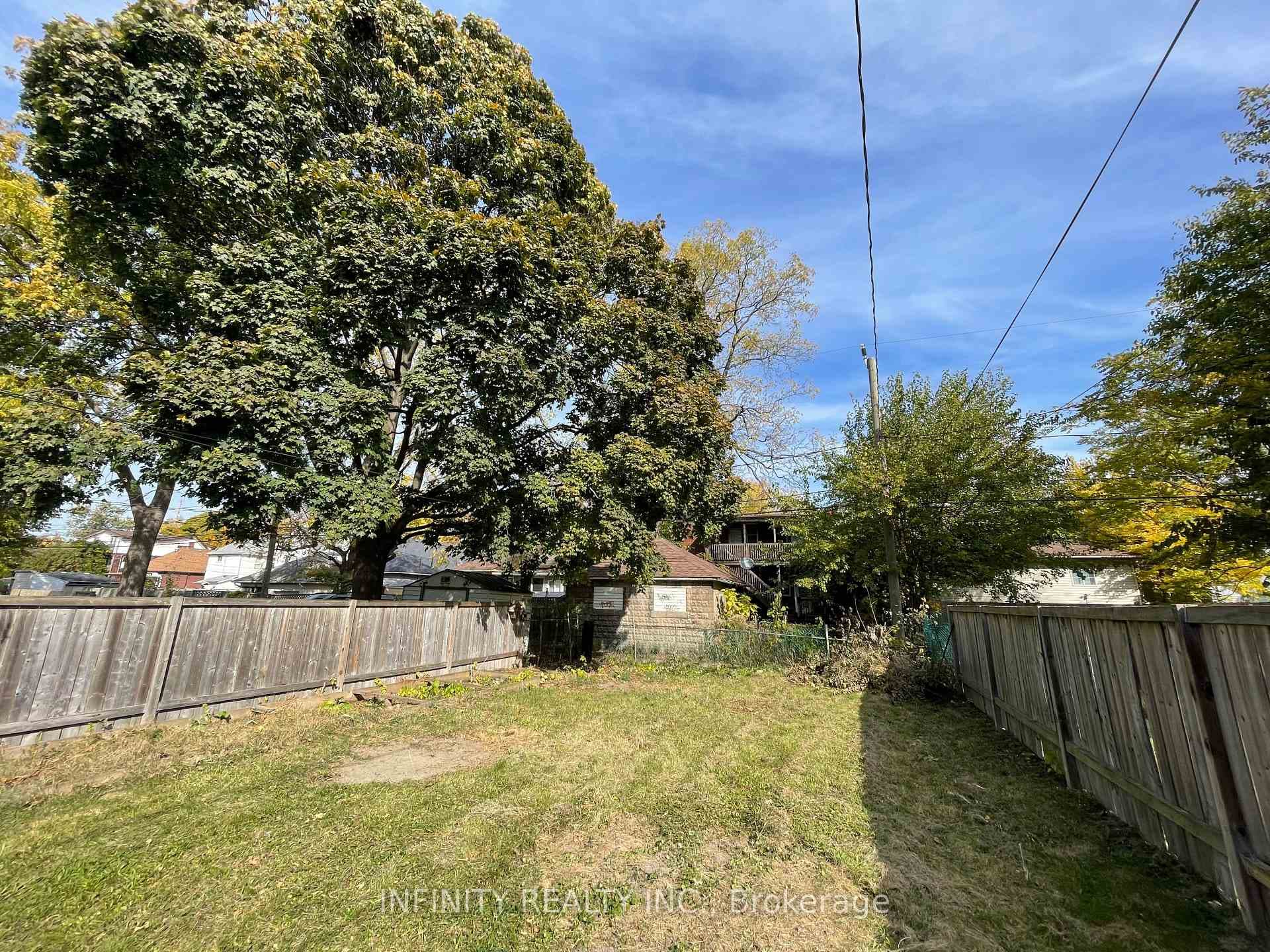 528 Elm Avenue photo 28