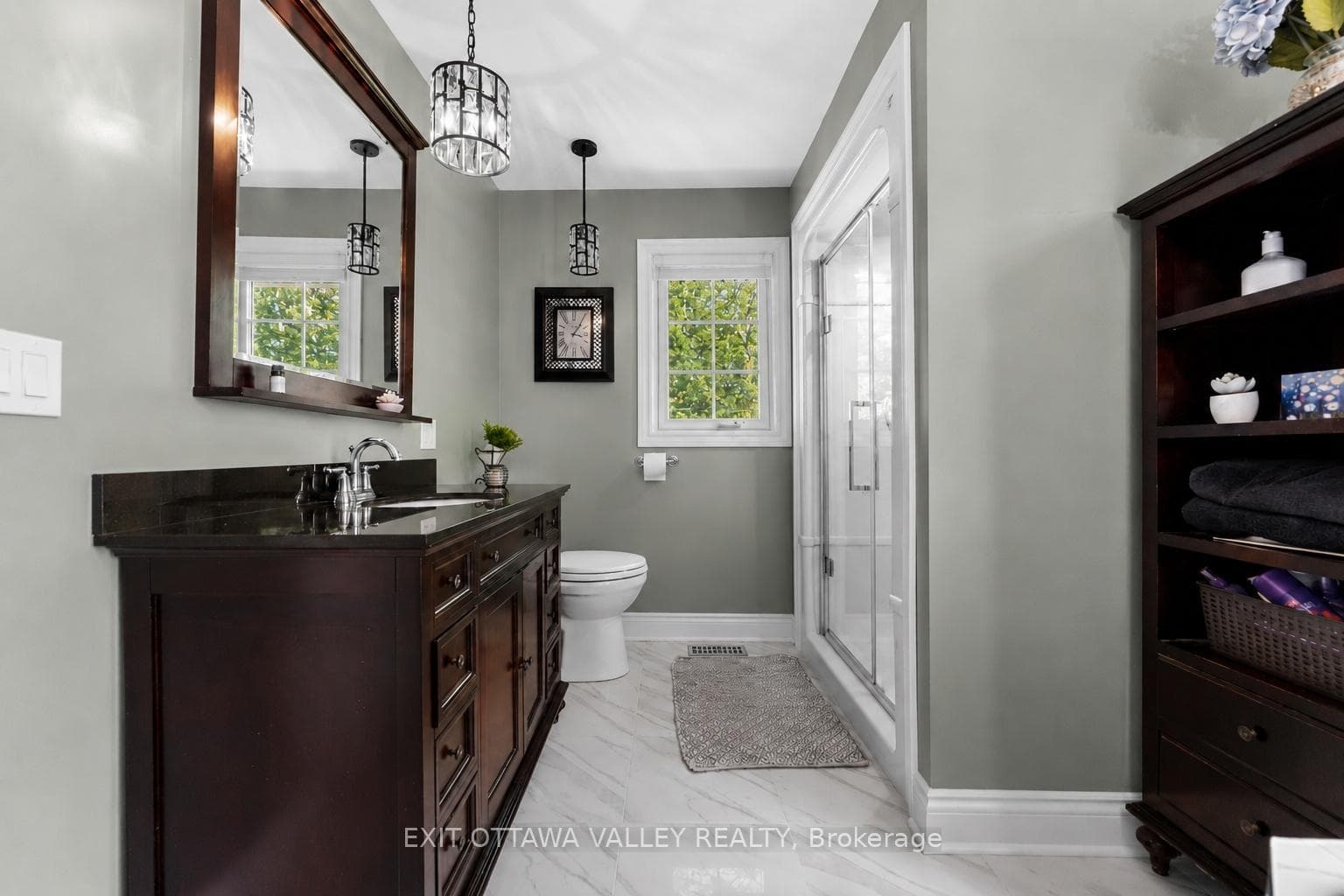 605 Elizabeth Street photo 22
