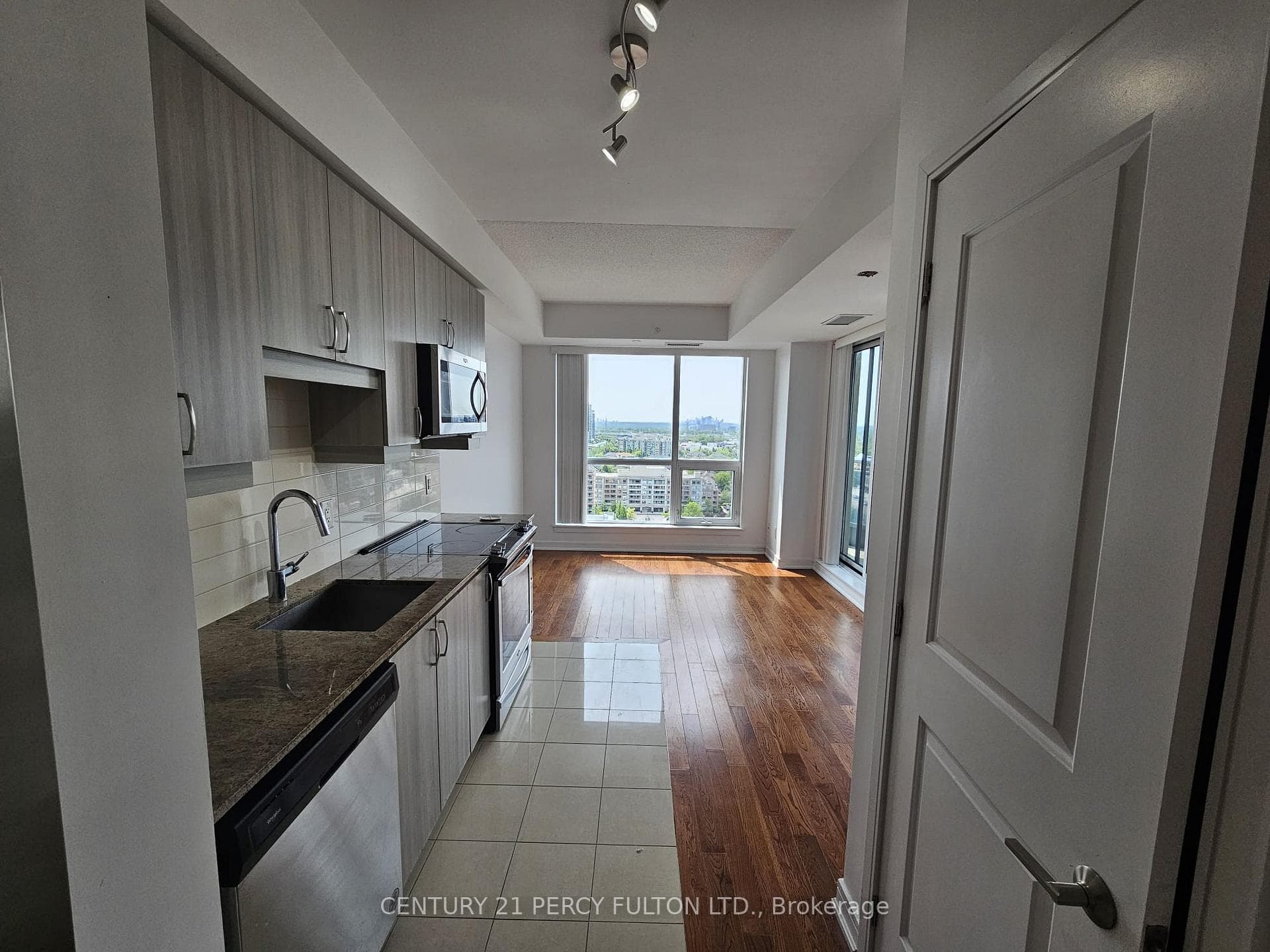 9205 Yonge Street Unit 1609 photo 11