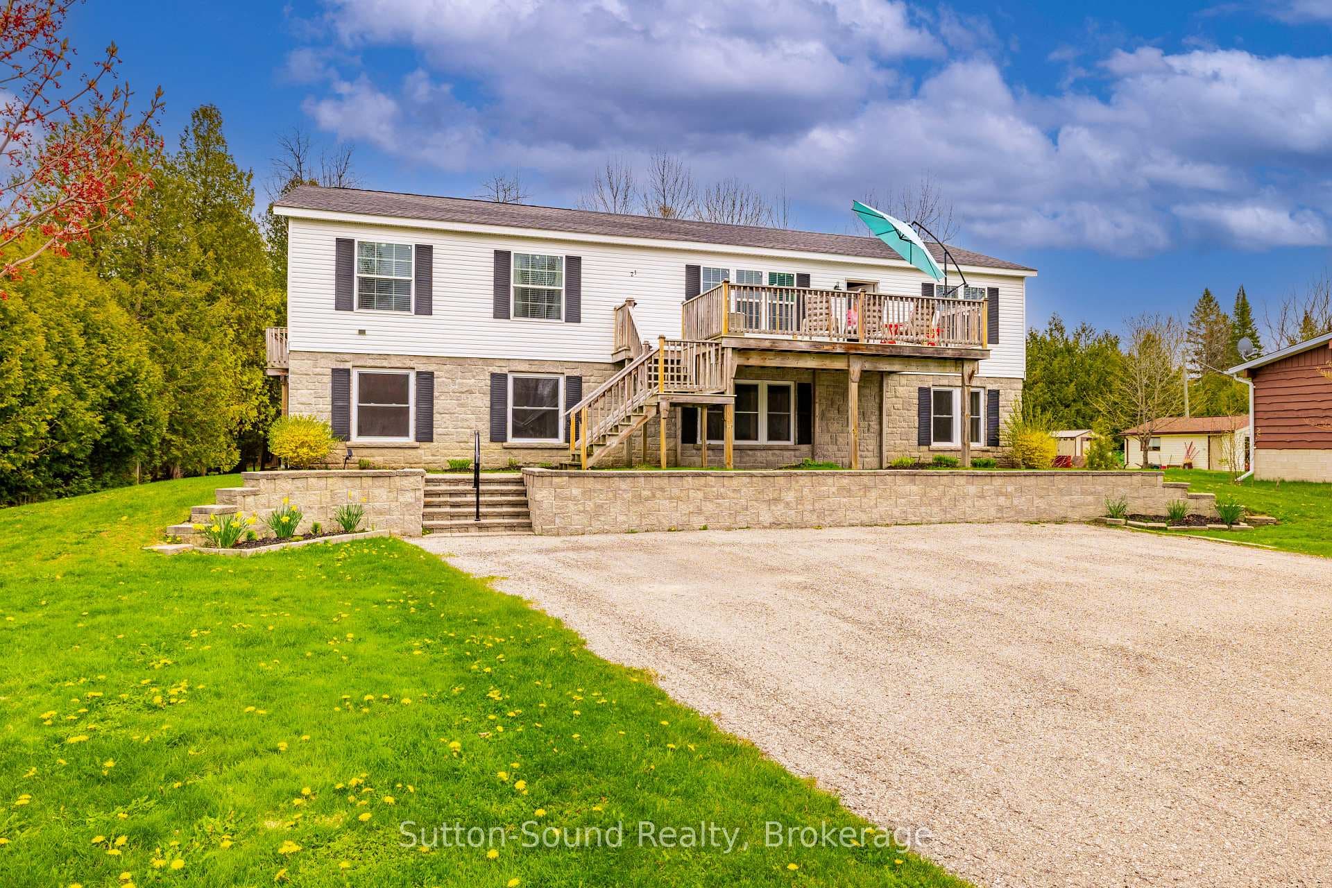 21 Cardinal Avenue photo 35