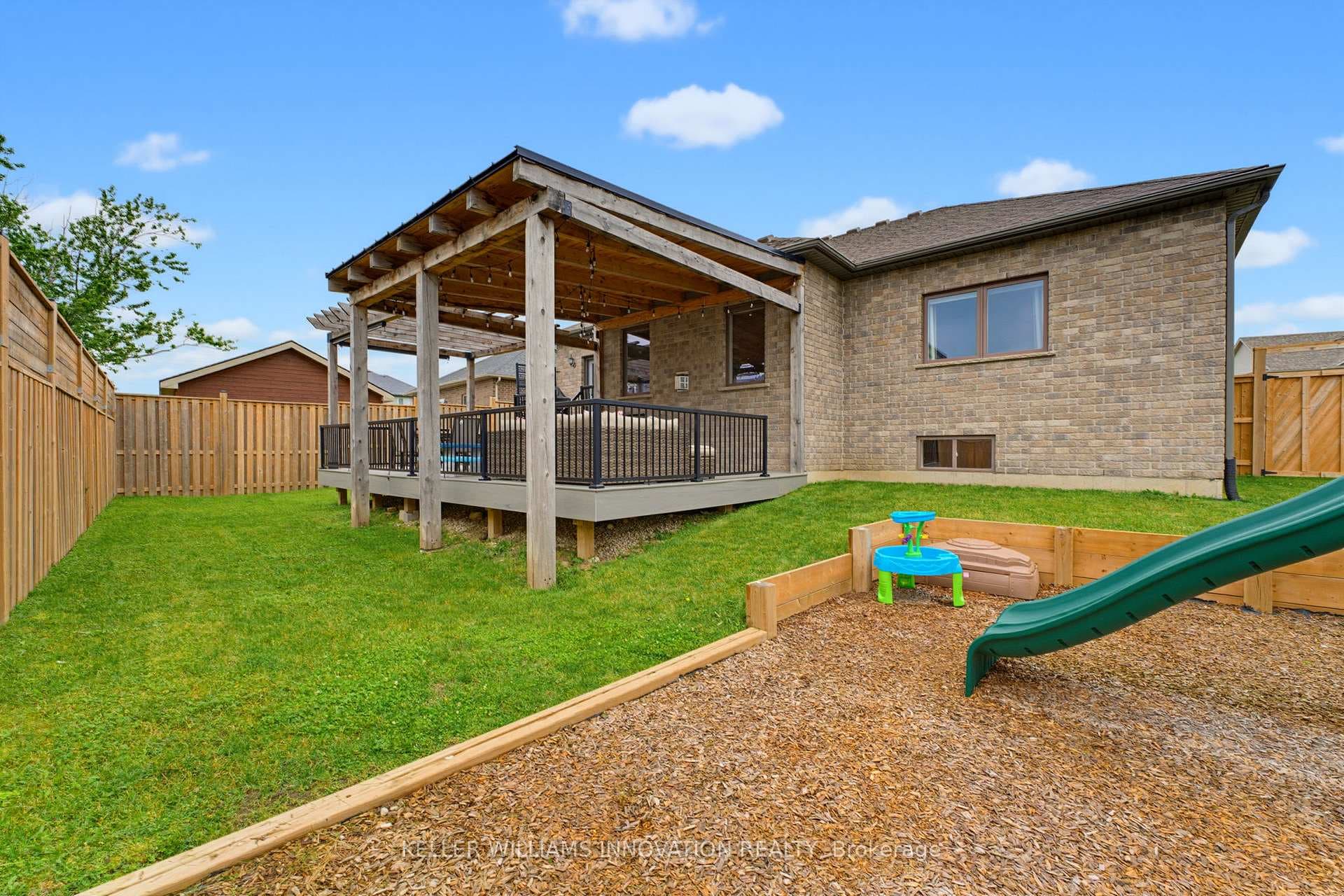 680 Rogers Road photo 37