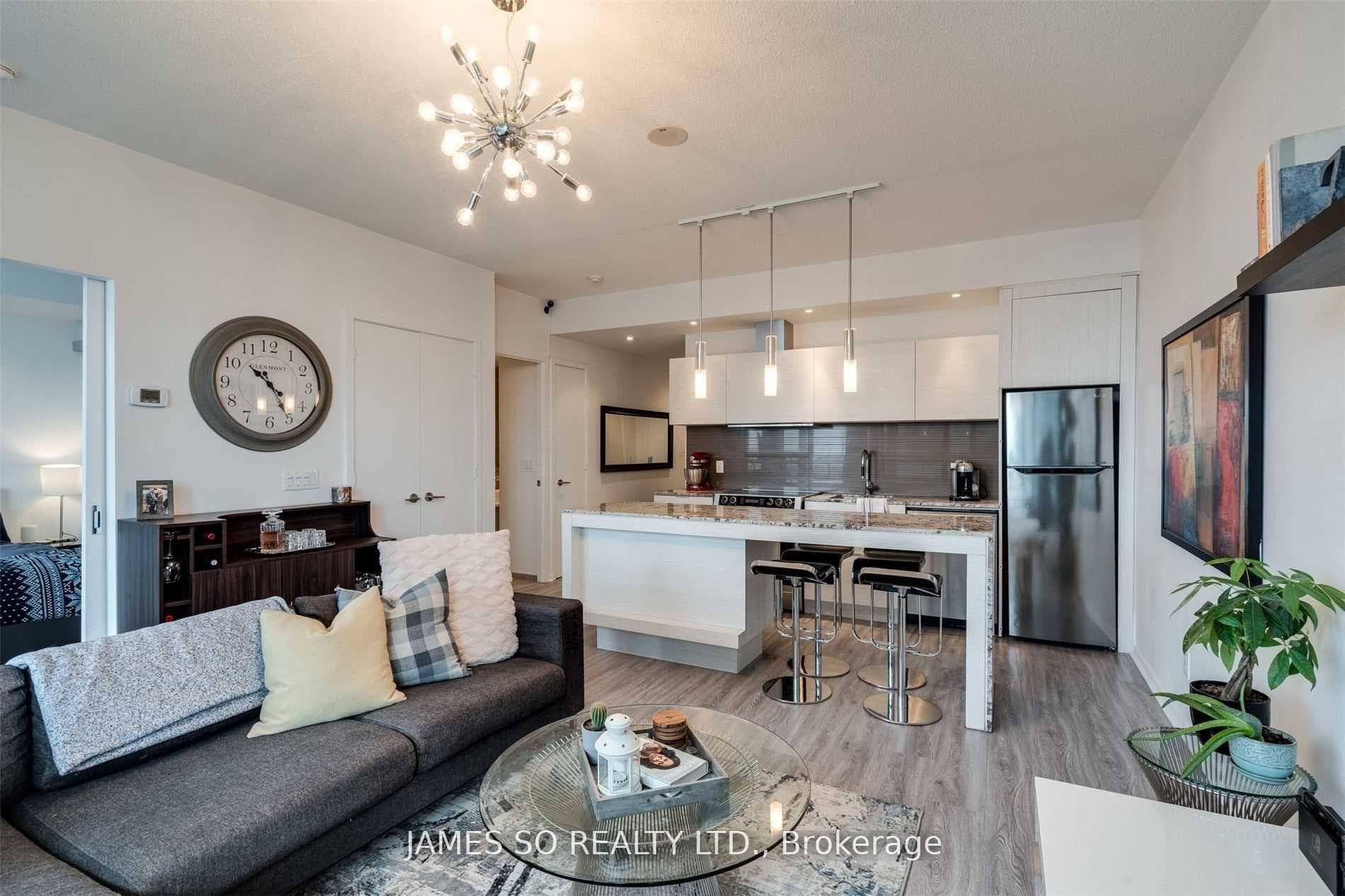 8 Charlotte Street Unit 1401 photo 2