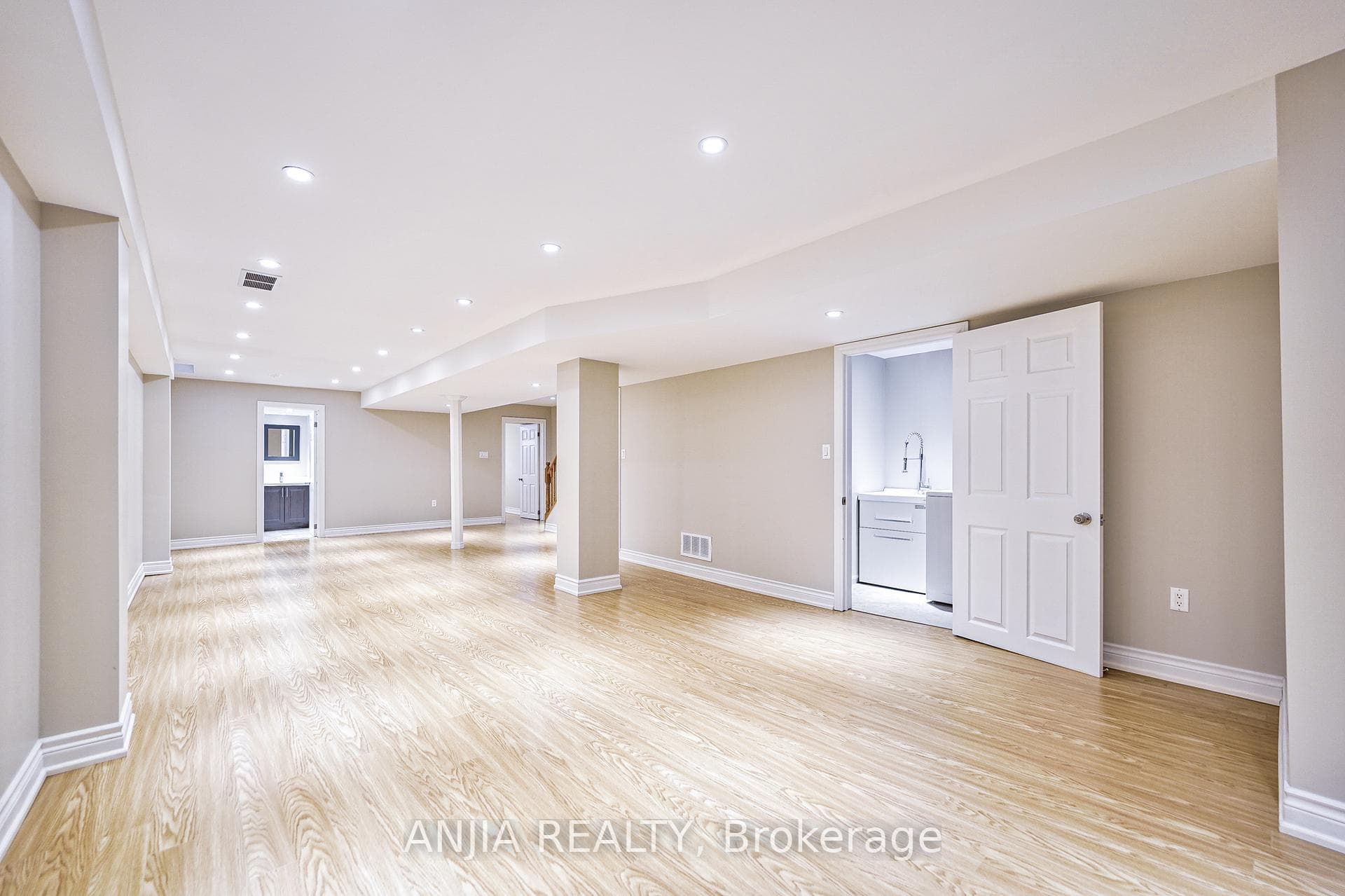 46 West Normandy Drive photo 32