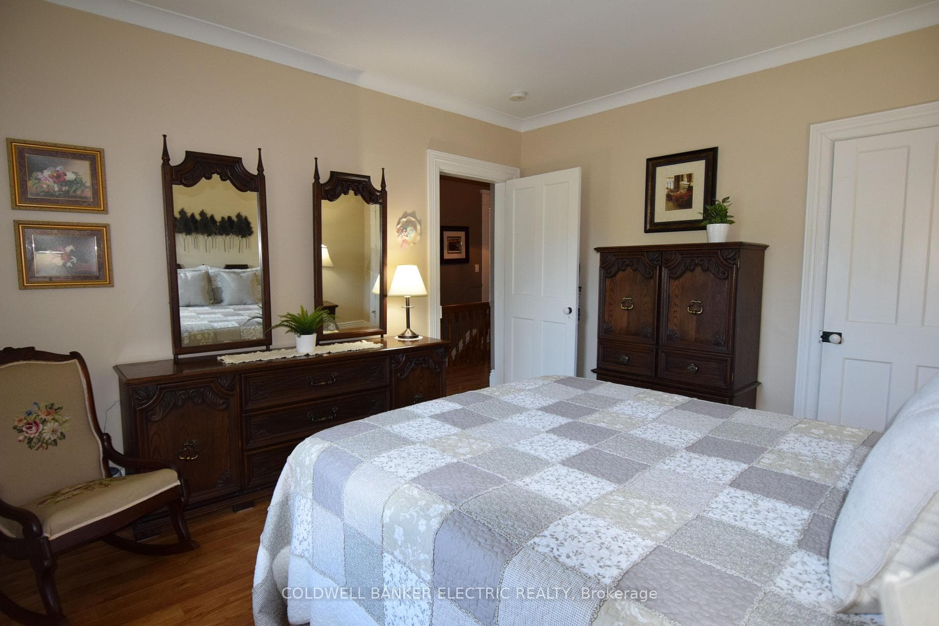 310 Pearl Avenue photo 18