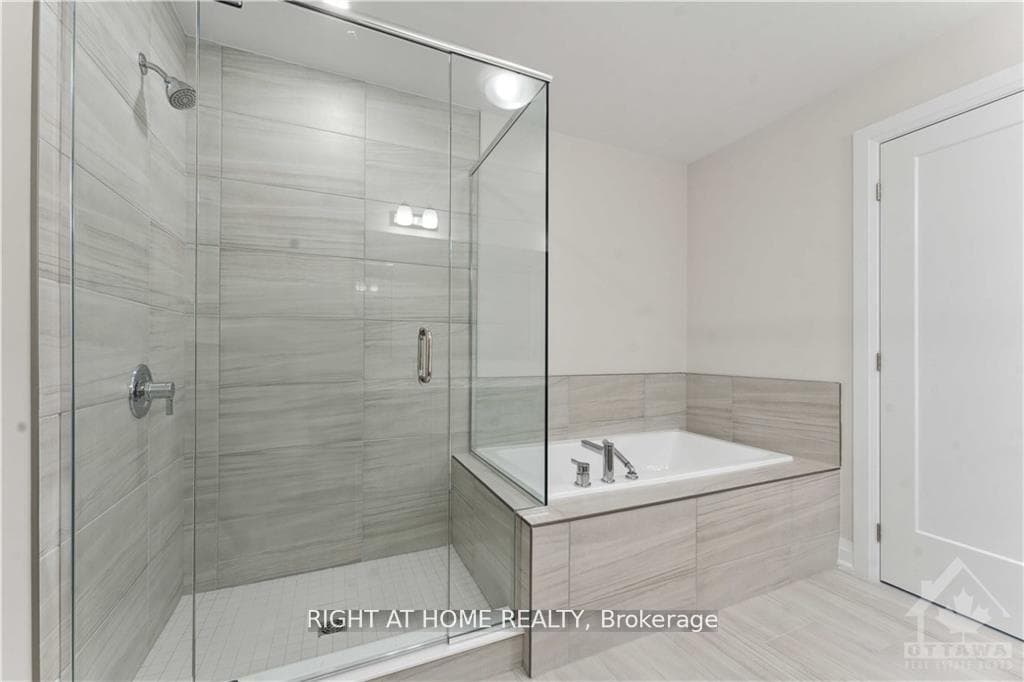 master ensuite