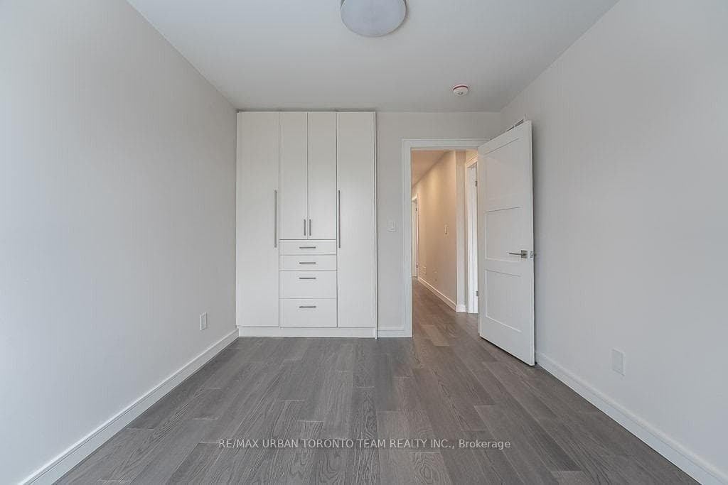 3511 St Clair Avenue photo 29