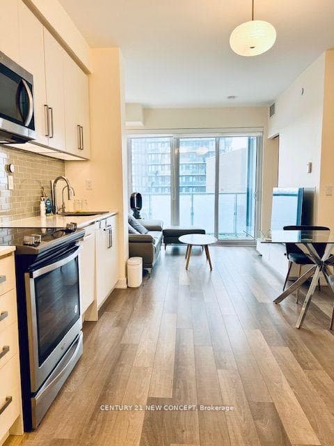 5180 Yonge Street Unit 1304 photo 1