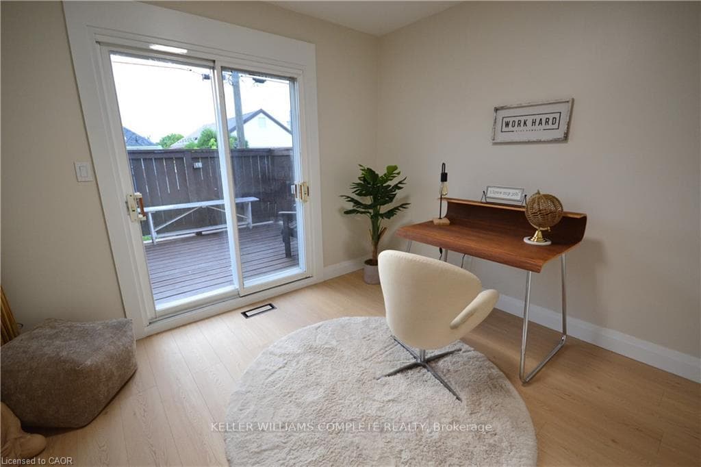 101 REID Avenue photo 22