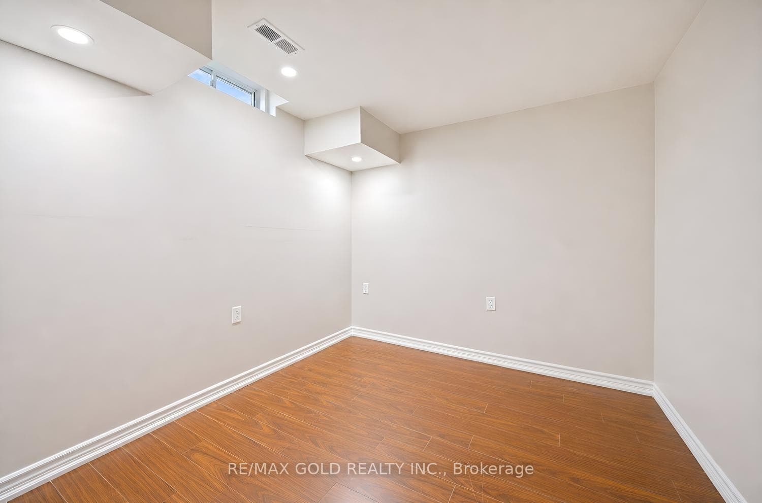 5 Ravenswood Drive photo 32