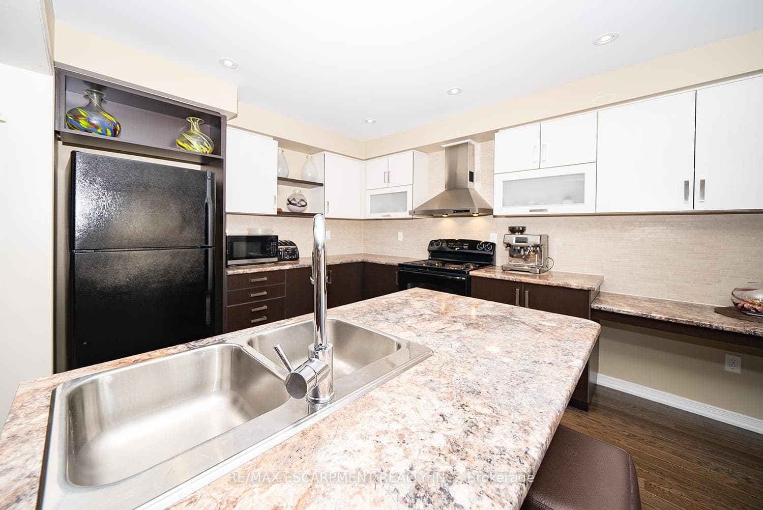 308 Blackburn Drive photo 12