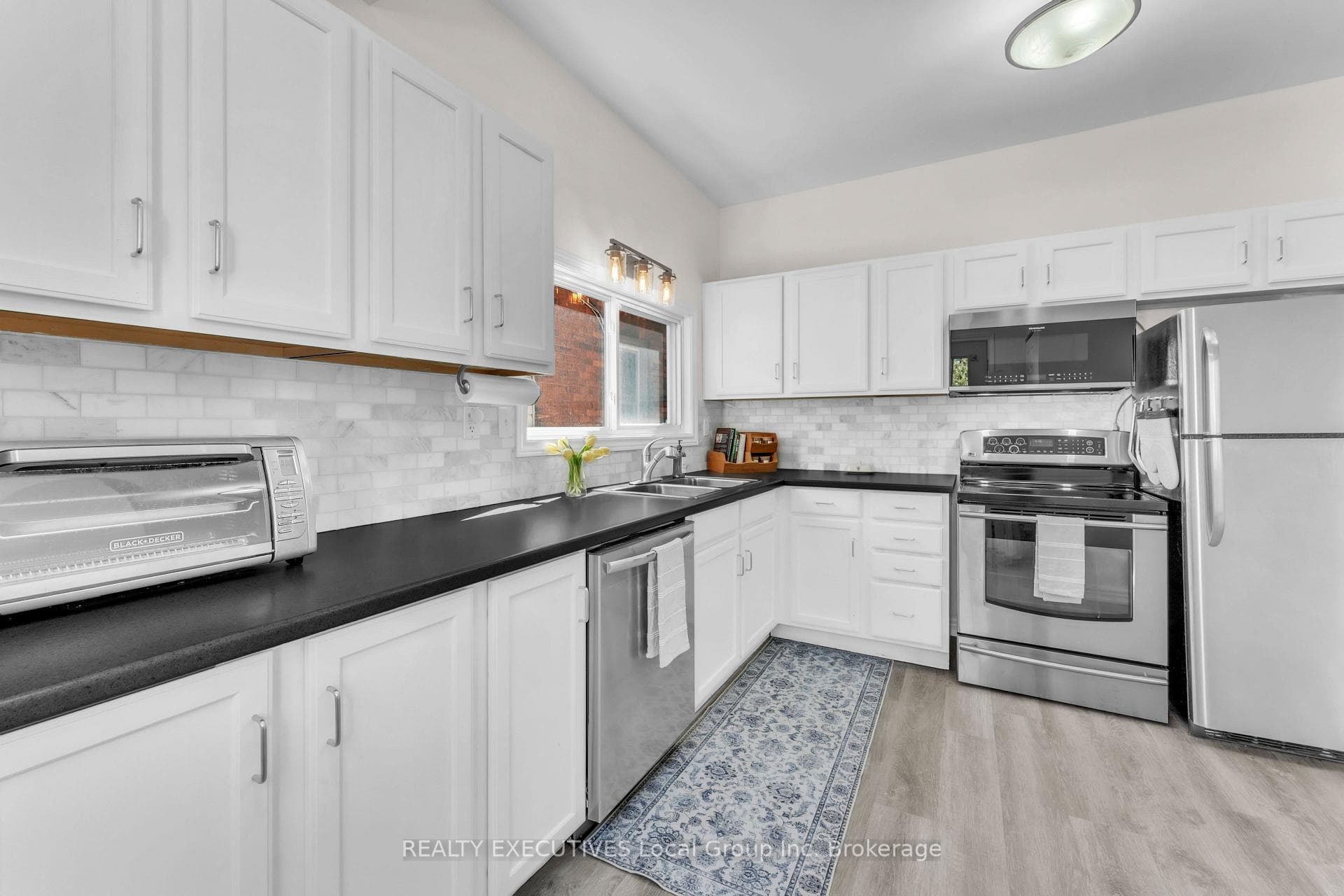 266 King Street photo 10