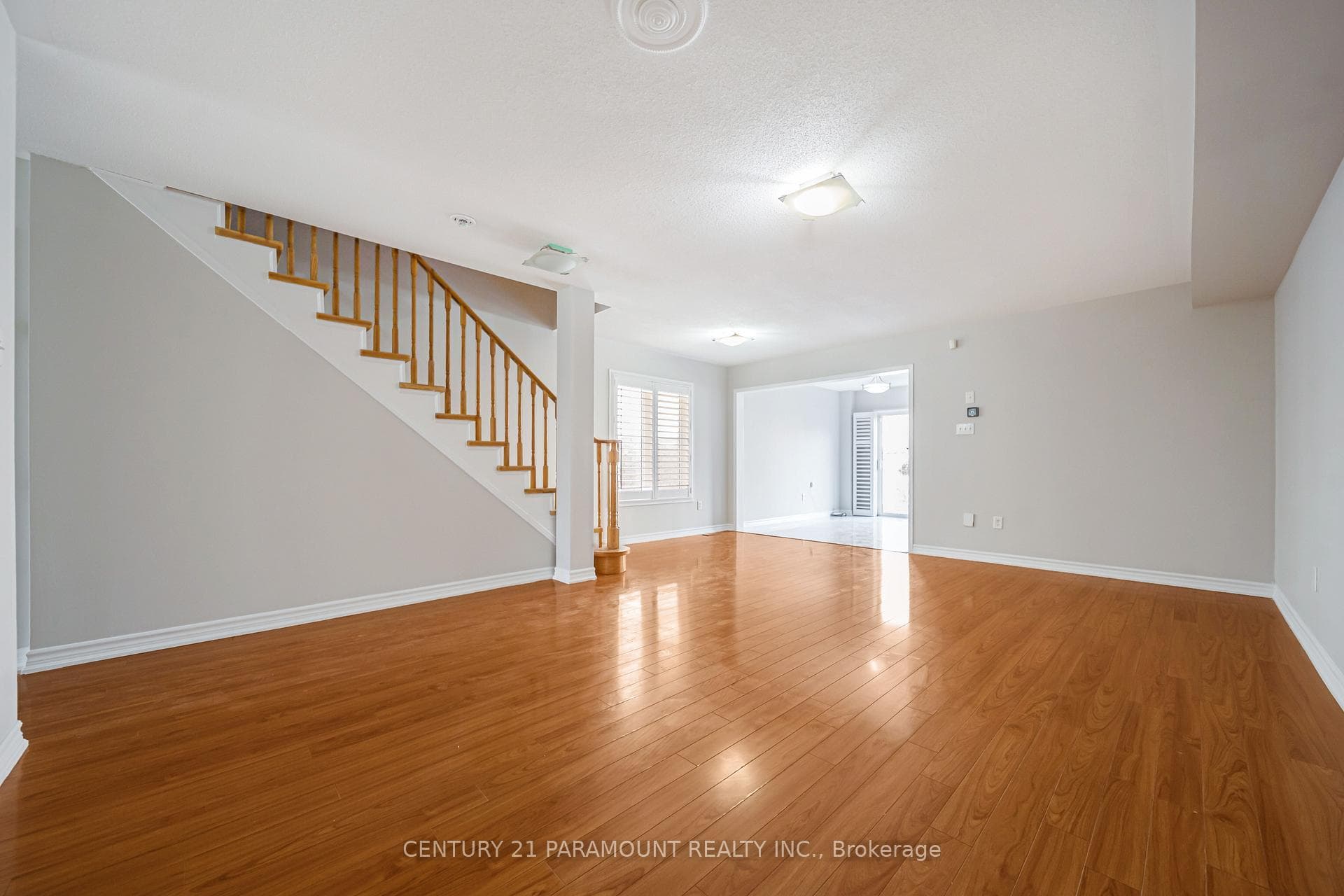 75 Crystal Glen Crescent photo 8