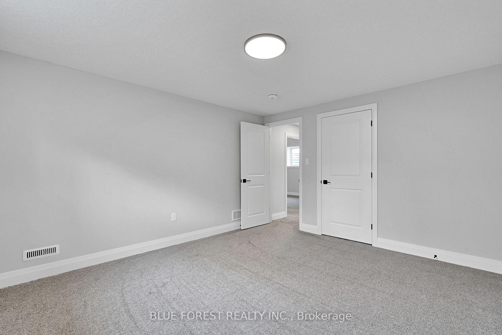 147 SHIRLEY Street photo 37