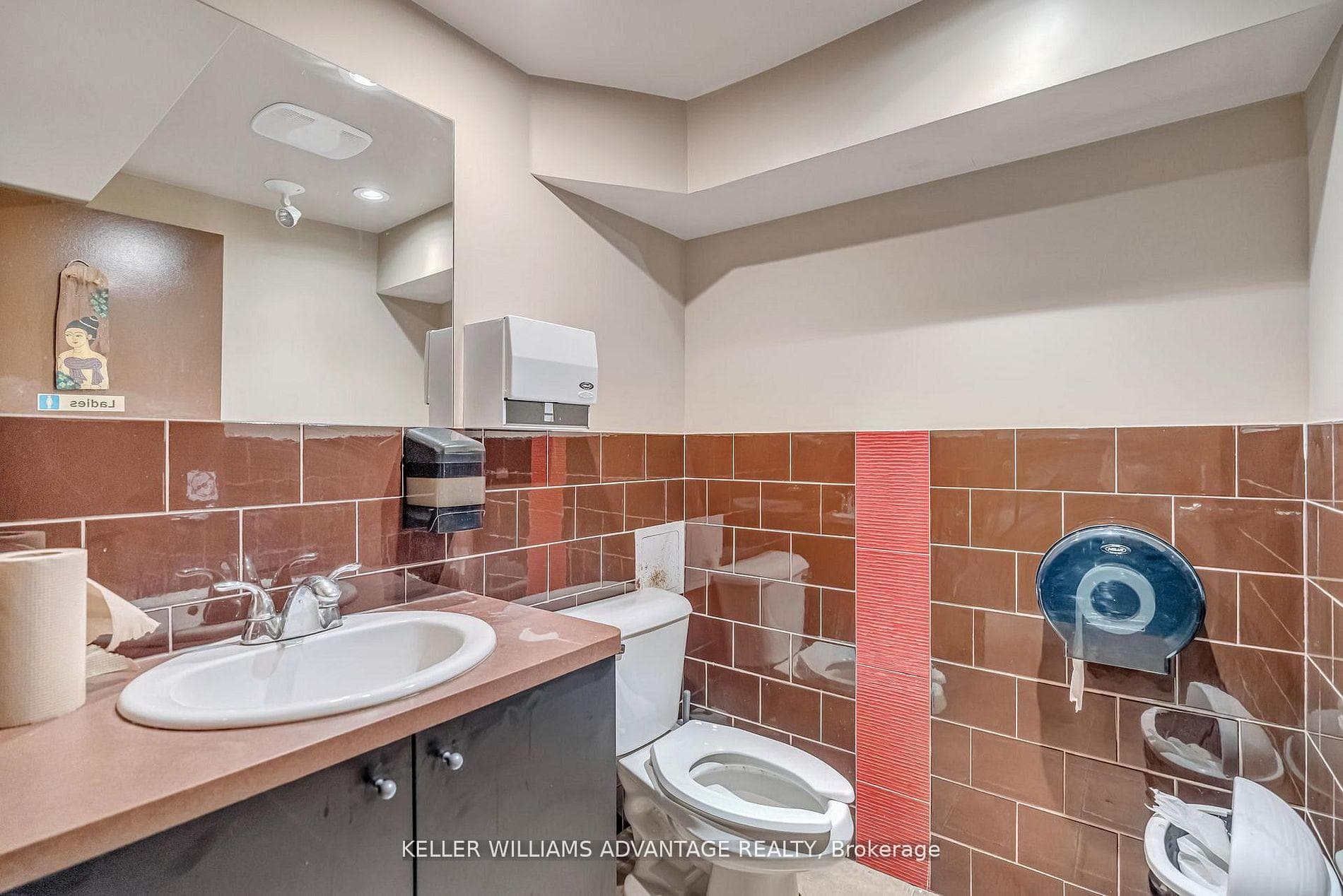471 Danforth Avenue photo 18