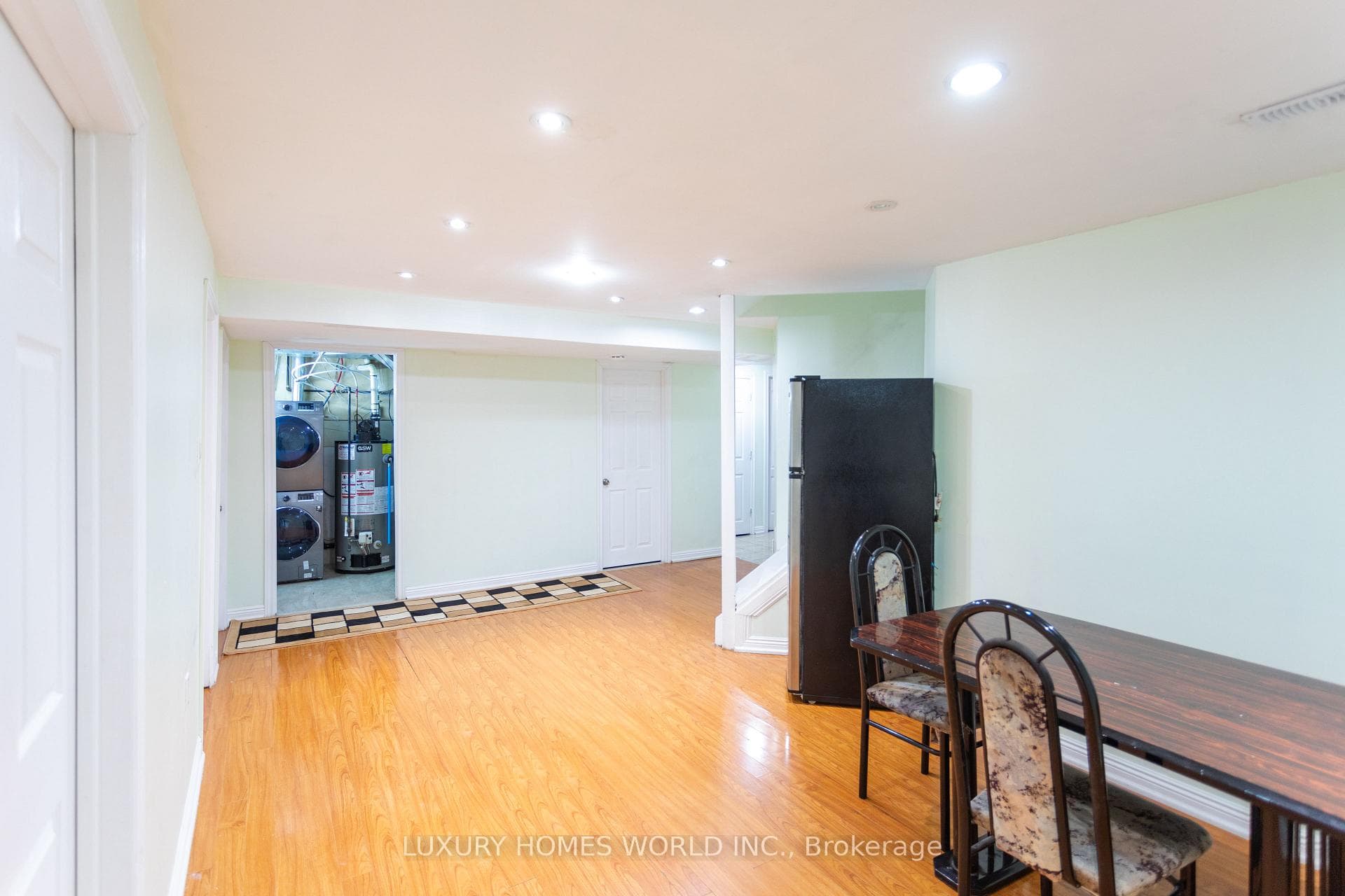 30 Lampman Drive photo 3