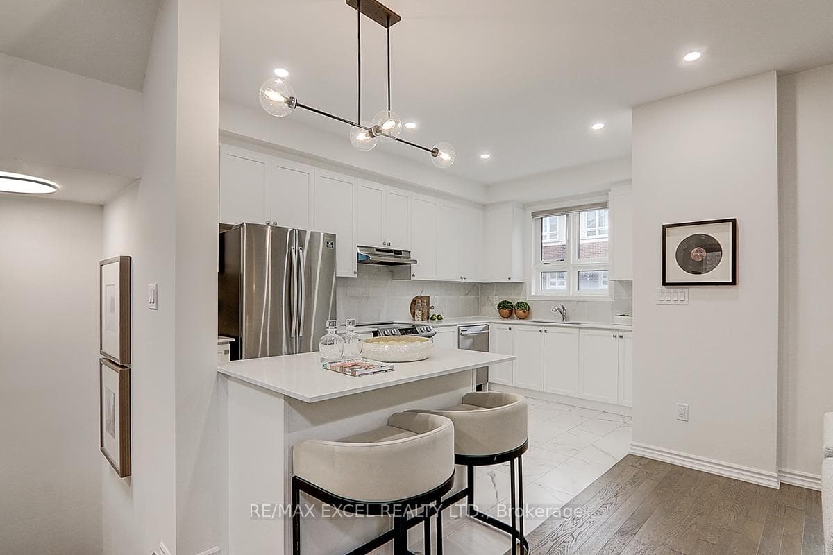 15 Chicago Lane photo 16