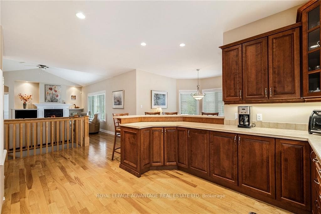 103 SMITH Drive photo 8