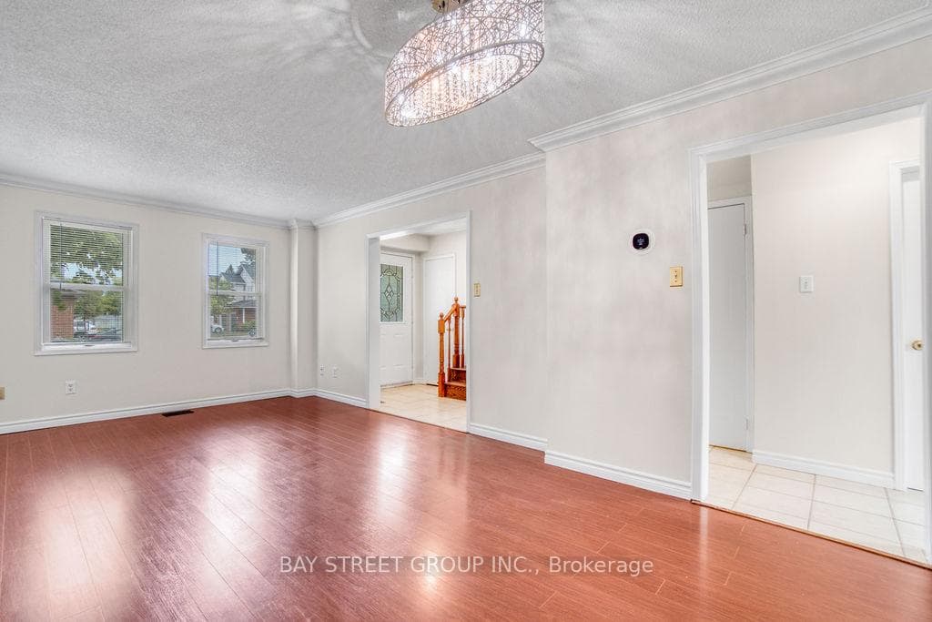 5659 Glen Erin Drive Unit 7 photo 9