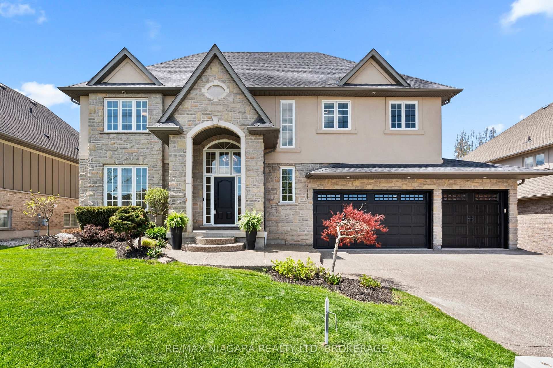 24 Red Haven Drive photo 3