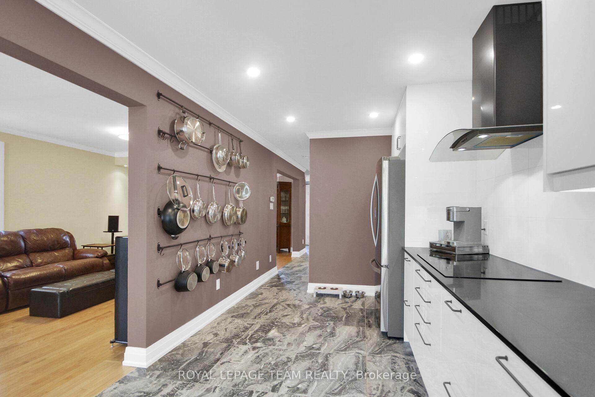 18 Longshire Circle photo 12