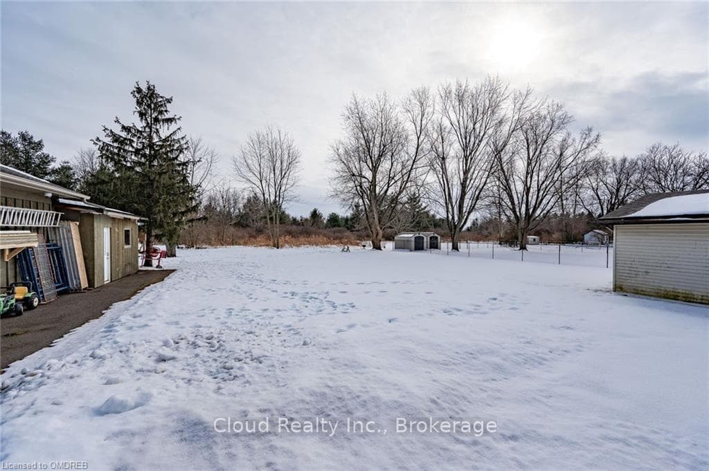 477 GLANCASTER Road photo 37