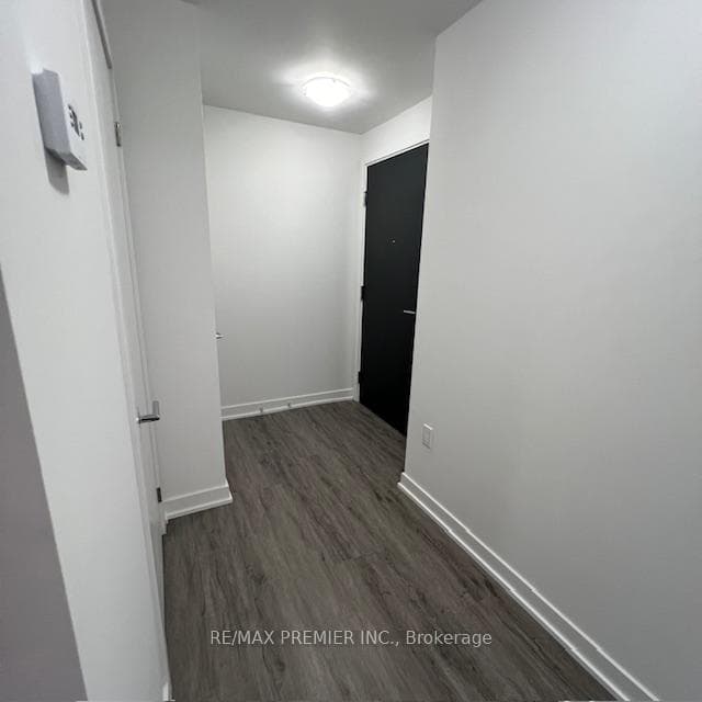 250 Lawrence Avenue Unit 319 photo 6