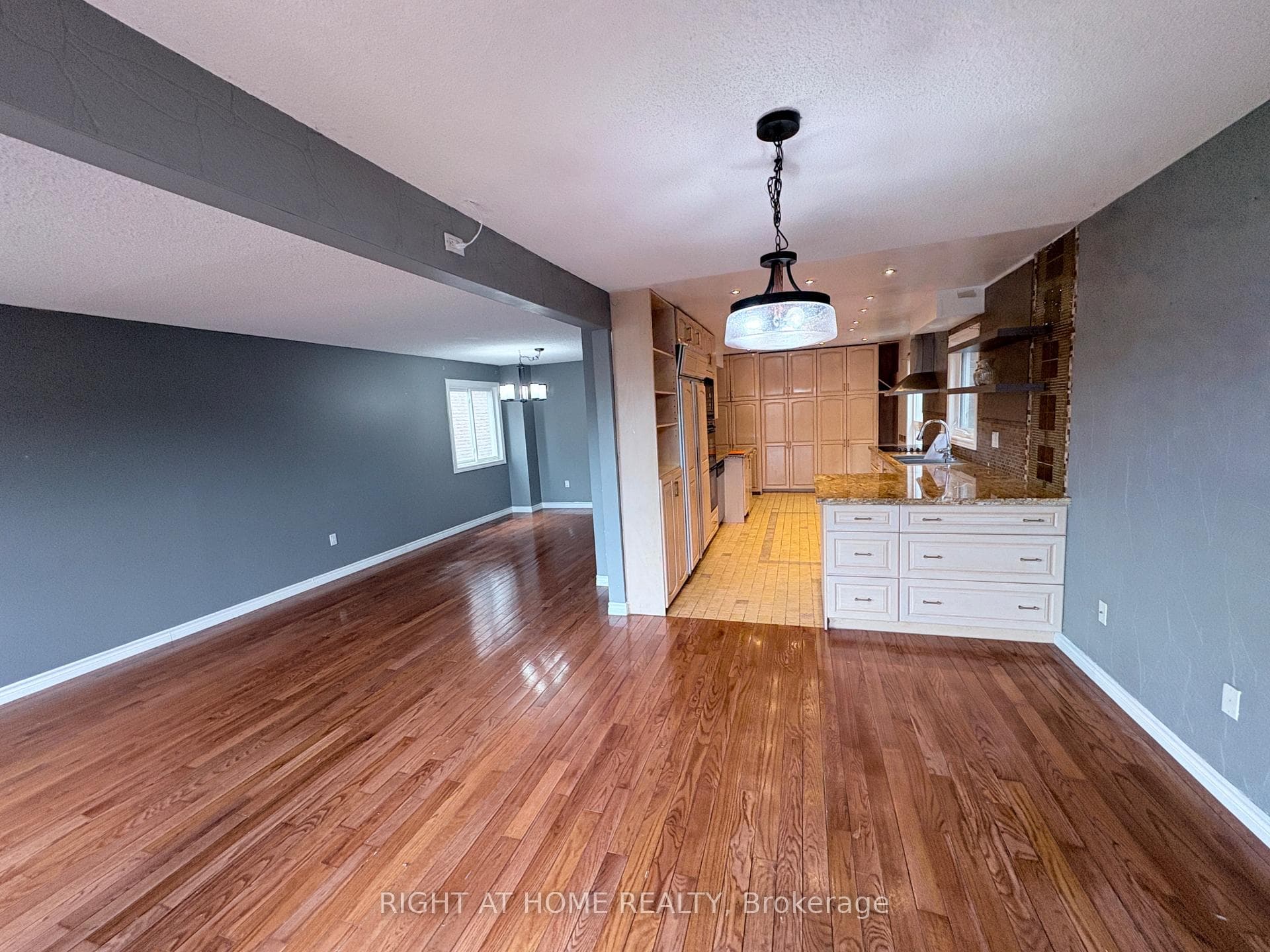 47 Hewitt Crescent photo 14
