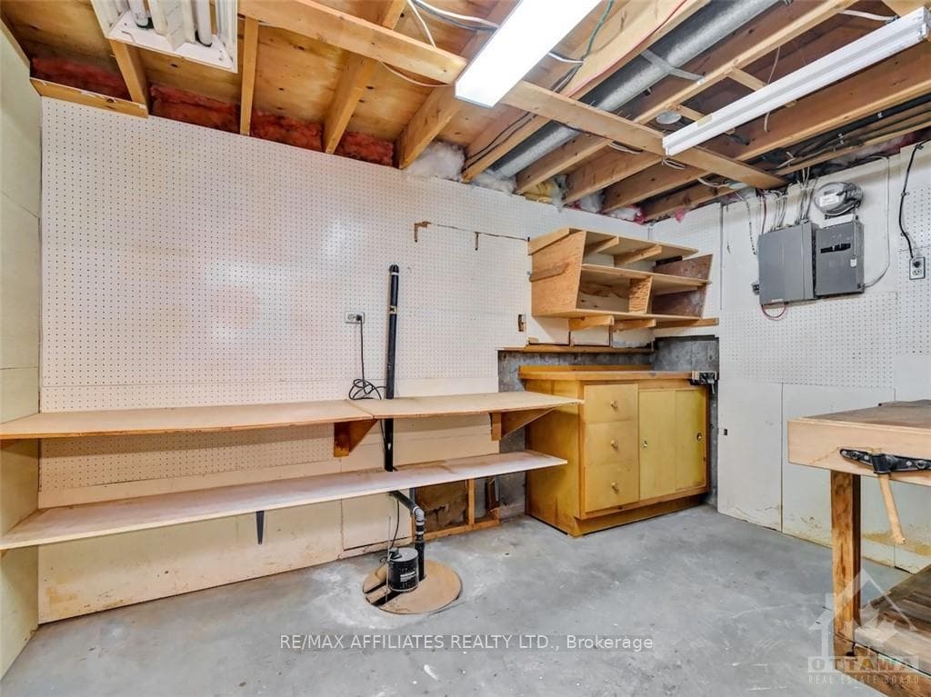 1619 VALMARIE Avenue photo 22