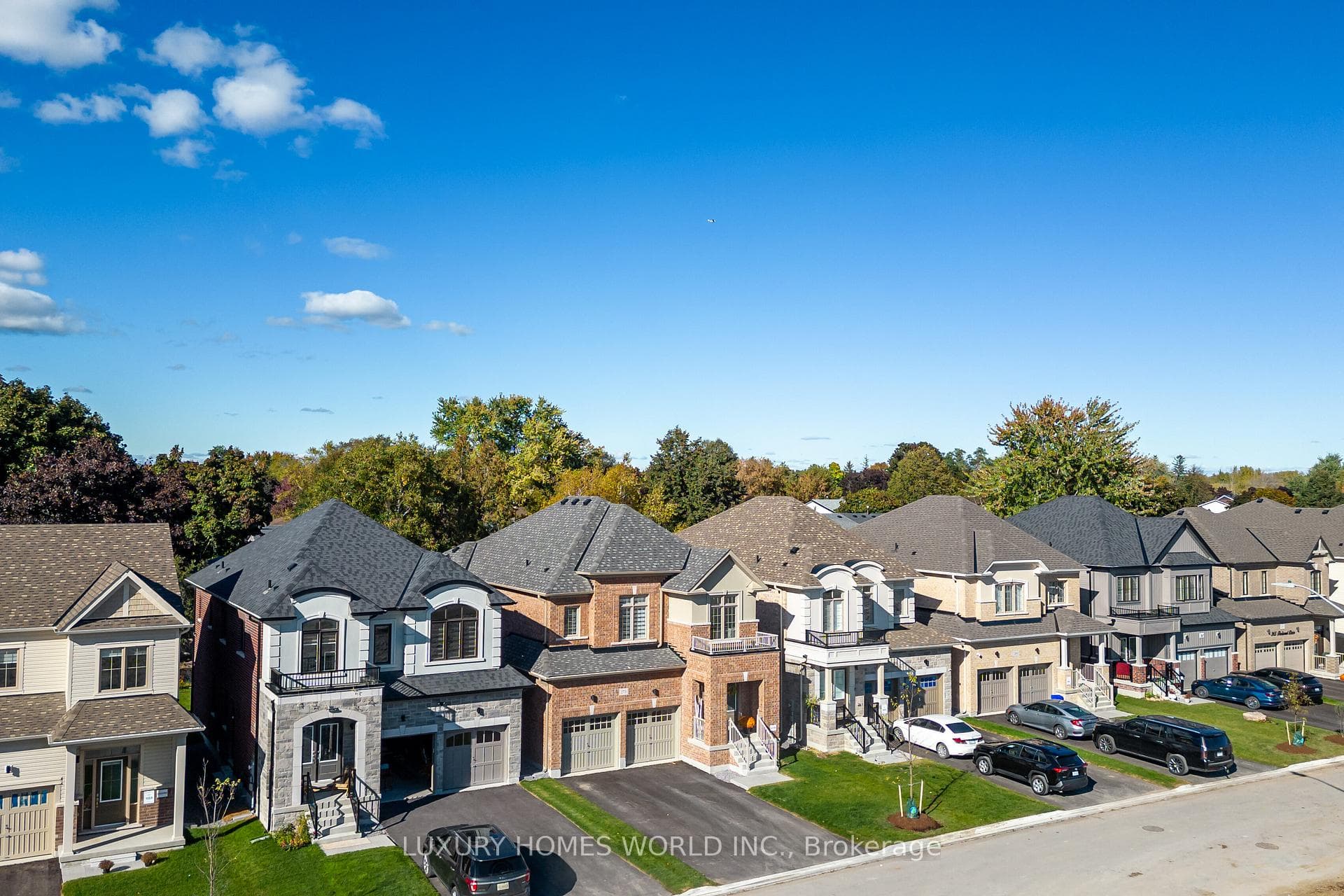 273 Fleetwood Drive photo 2