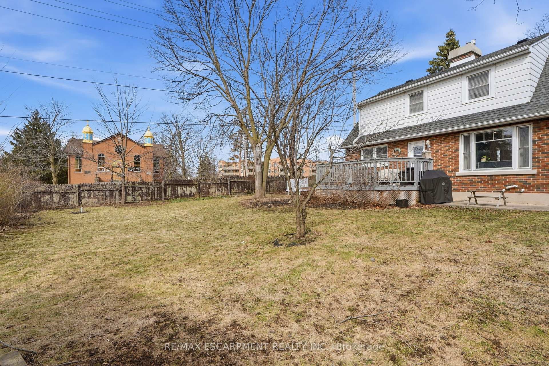 106 Laurel Street photo 40