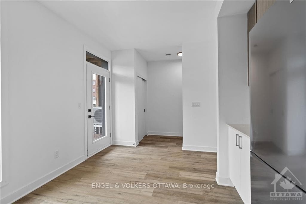 1258 MARENGER Street Unit B photo 6