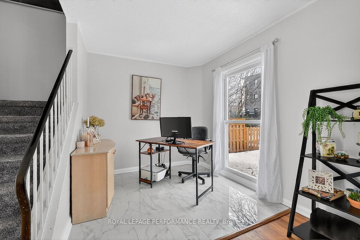 42 Compata Way photo 9