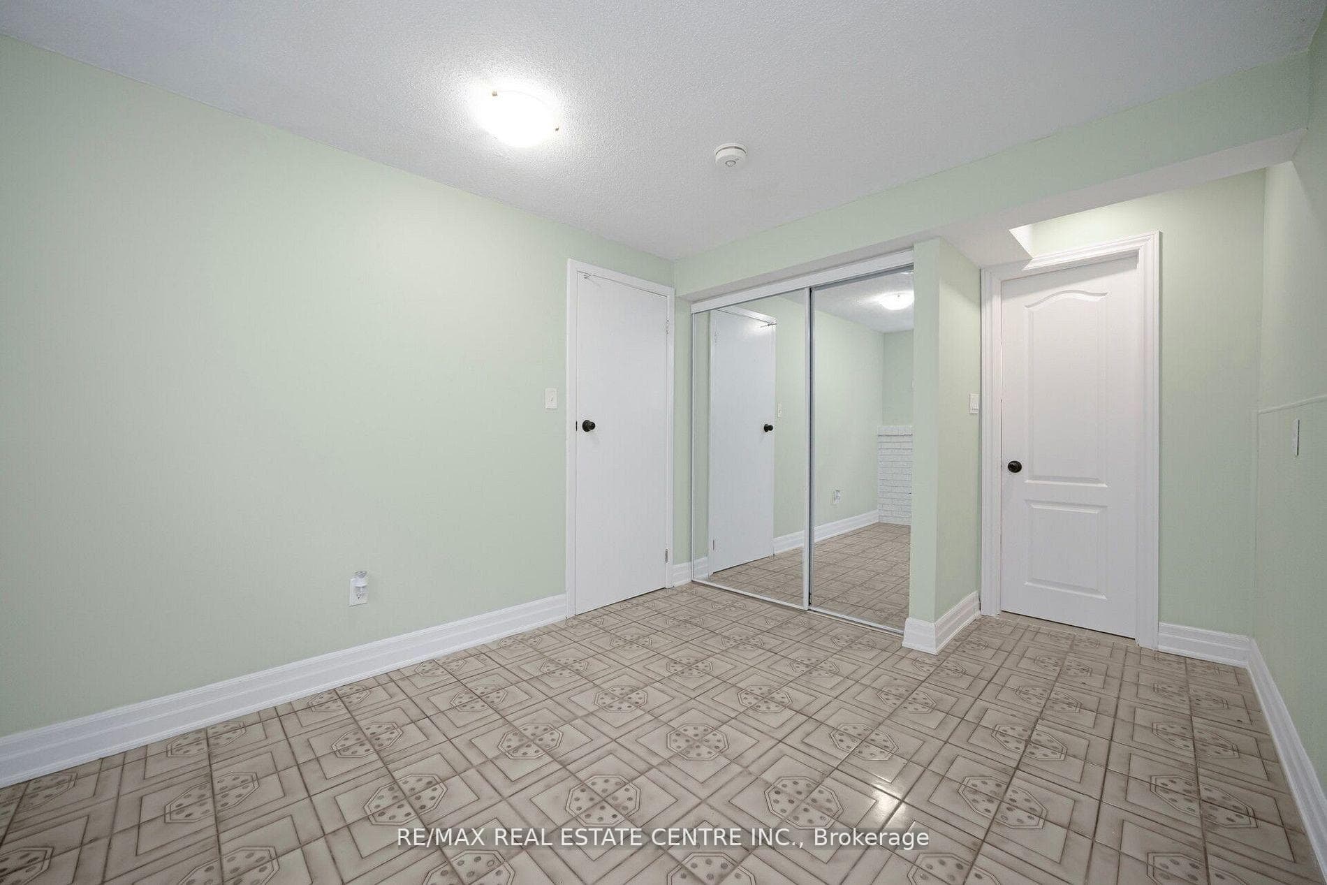35 Madison Street Unit Basement photo 9