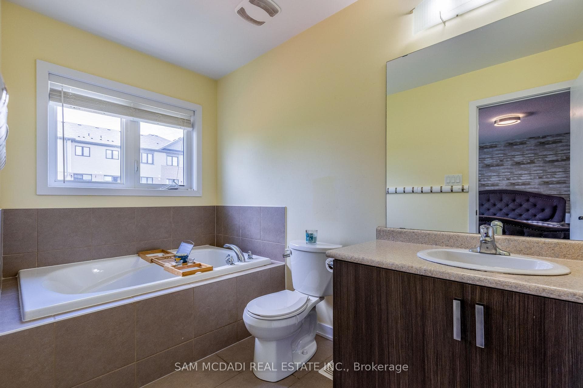 98 Crafter Crescent photo 19