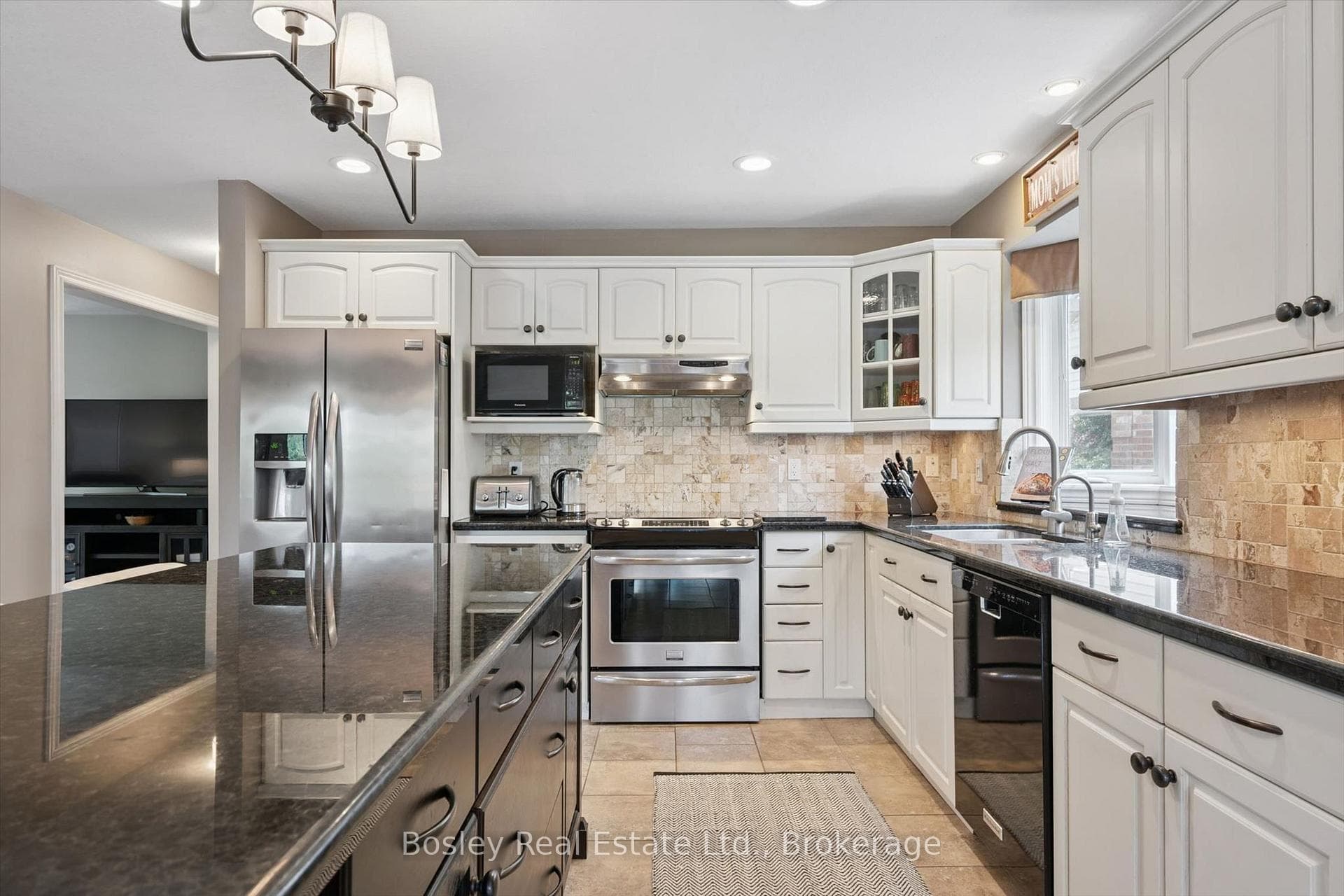 37 Munroe Crescent photo 14