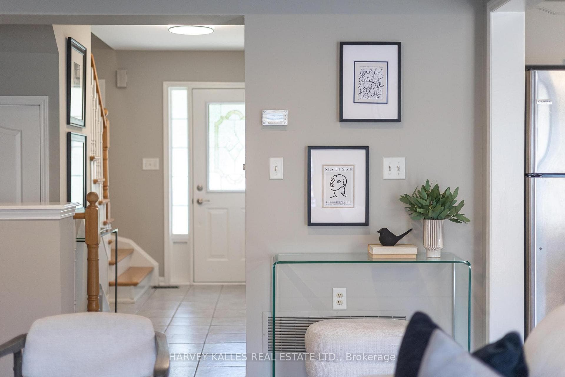 10 Dougherty Crescent photo 5