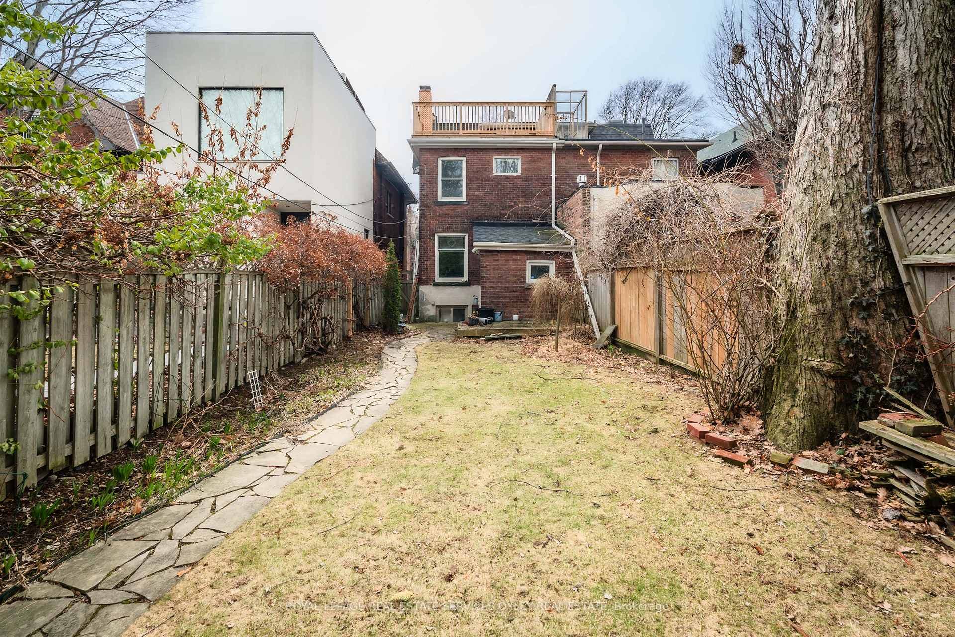 116 Roxborough Street photo 36