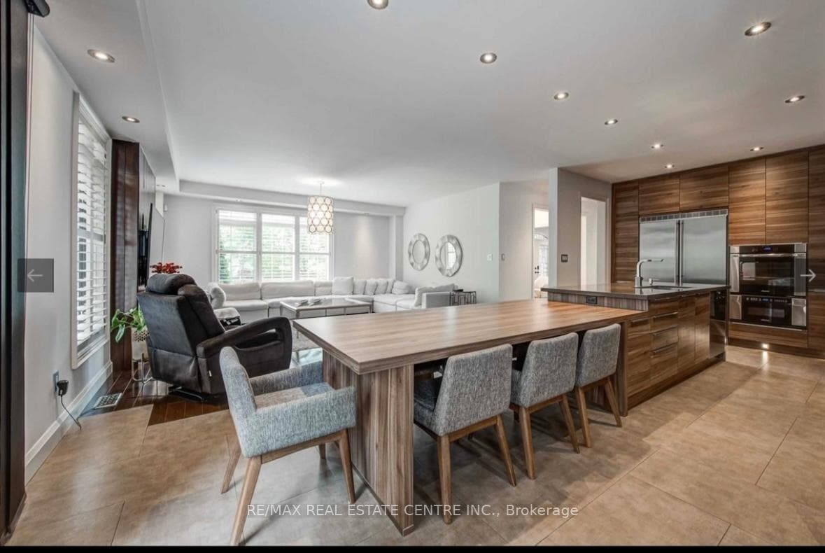 87 Great Lakes Boulevard photo 10
