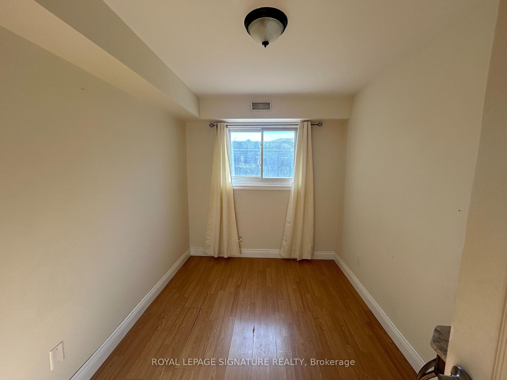 250 Kinmount Crescent Unit Lower photo 14