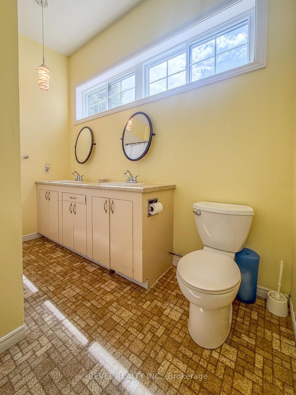 222 Earl Street photo 26