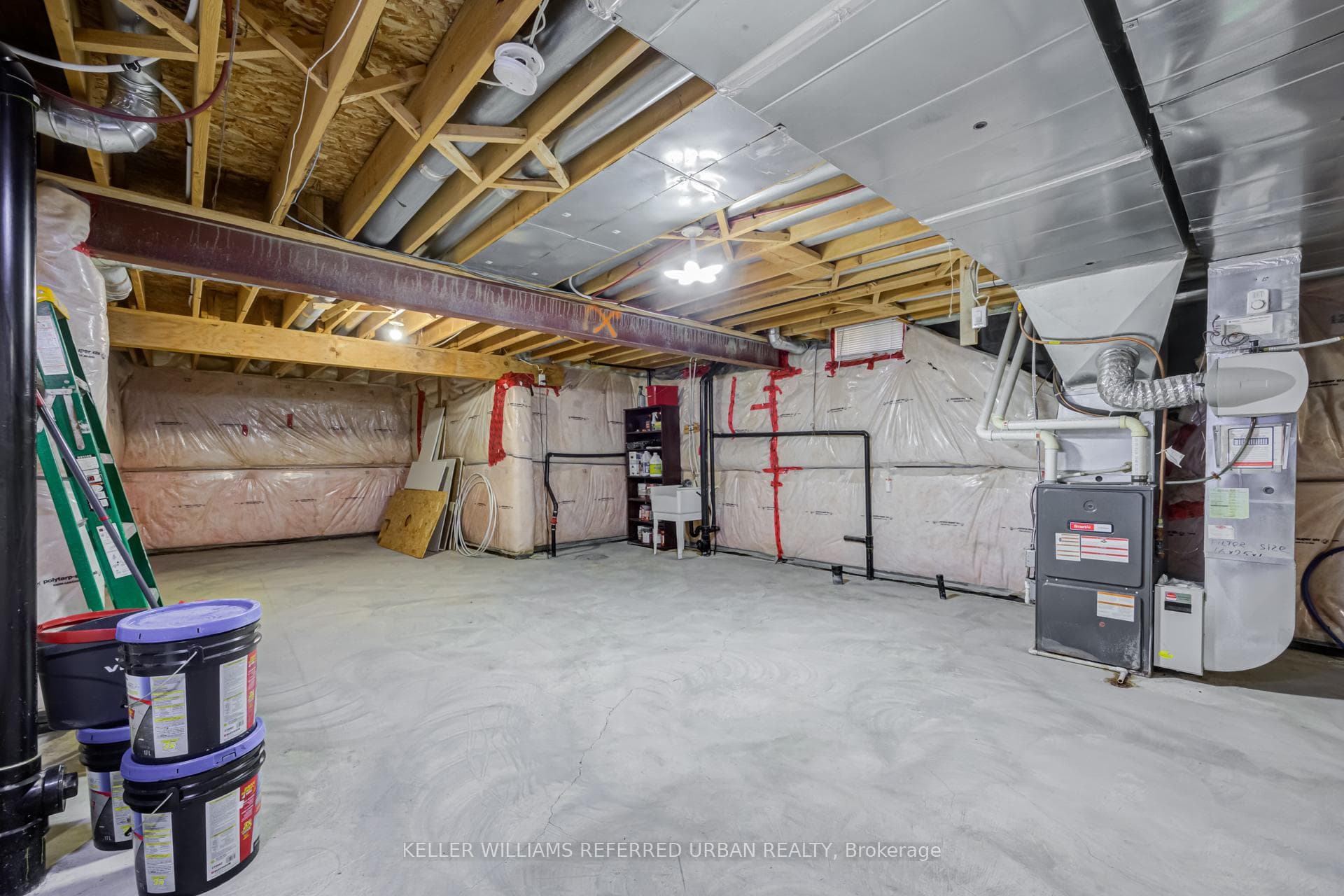 141 Whitwell Way photo 40