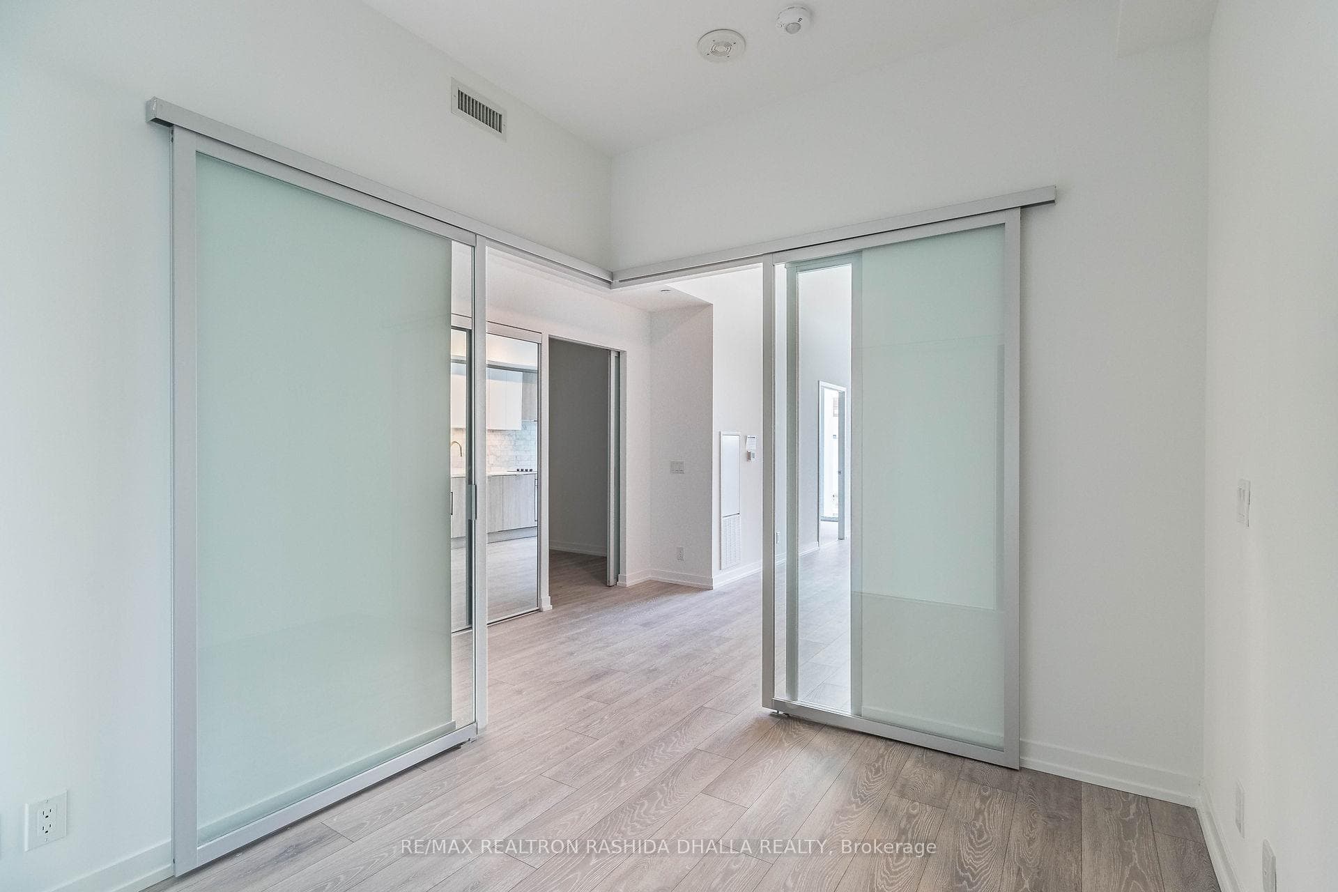 2020 Bathurst Street Unit 736 photo 15